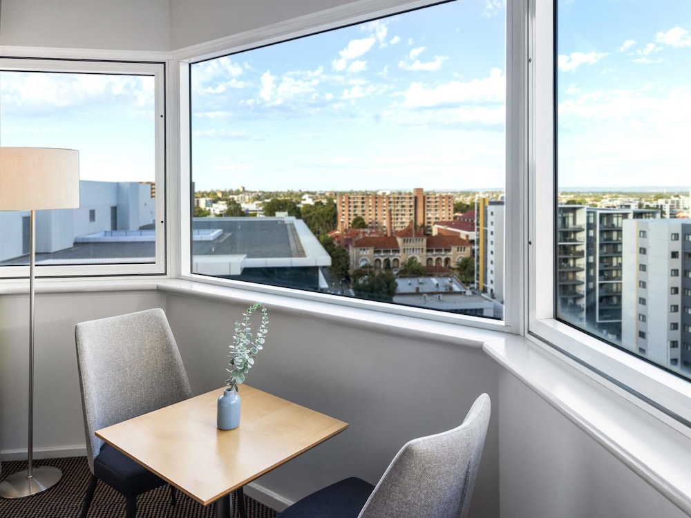 Suite Superior 1 cama King del hotel Novotel Perth Langley. Foto 5