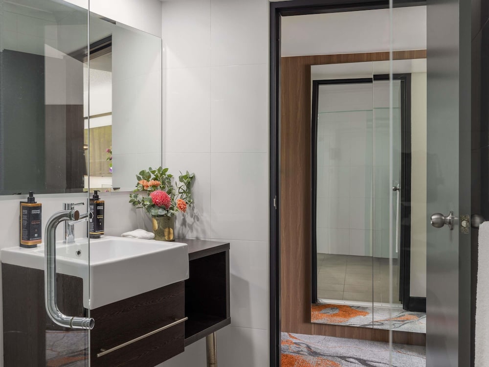 Habitación Superior con 2 camas dobles del hotel Mercure Brisbane Spring Hill. Foto 4