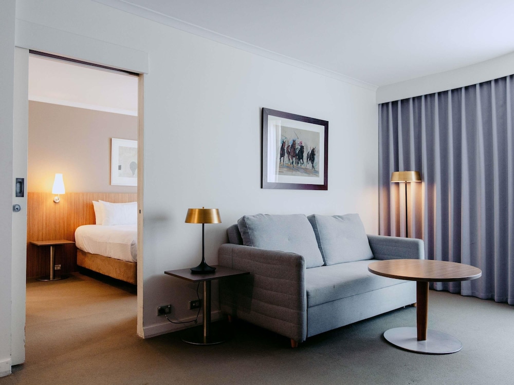 Suite Ejecutiva Spa del hotel Mercure Sydney Parramatta. Foto 7