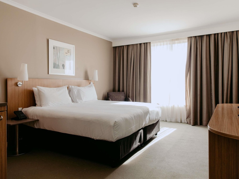 Habitación Clásica King Accesible del hotel Mercure Sydney Parramatta. Foto 8