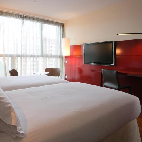 Habitación Familiar del hotel Reina Petronila. Foto 1