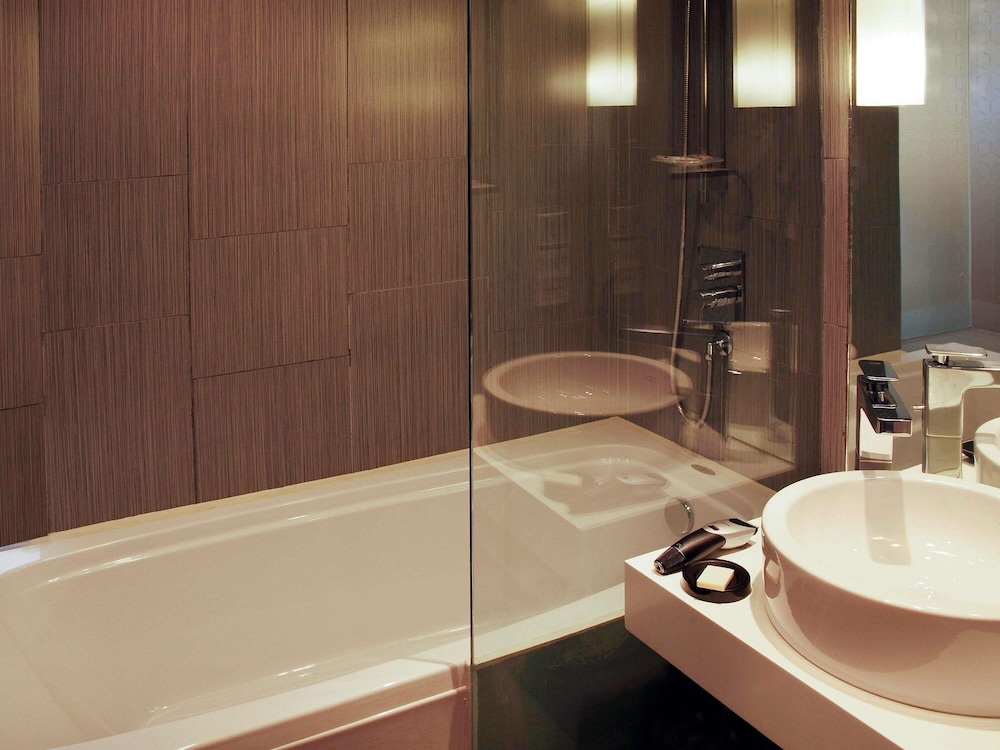 Habitación Clásica, vistas a la ciudad - 1 cama doble del hotel Mercure Hanoi La Gare. Foto 1