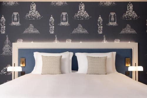 Duplex Junior Suite with Eiffel Tower View del hotel Crowne Plaza Paris Republique, by Ihg