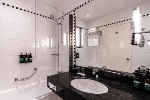 Habitación Estándar del hotel Crowne Plaza Paris Republique, by Ihg. Foto 3