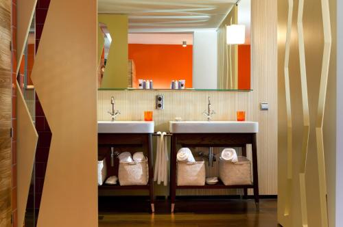 Junior suite Vista Mar Lujo Balcón o Terraza Suite 1 Cama super king del hotel Bohemia Suites and Spa - Adults Only. Foto 1