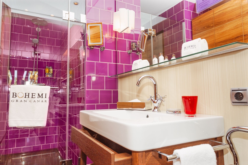 Habitación Deluxe doble, vistas al mar del hotel Bohemia Suites and Spa - Adults Only. Foto 5