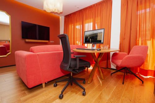 Estudio Vista Piscina Vista Jardin Balcón o Terraza 1 Cama king Estudio Sofá Cama incluido del hotel Bohemia Suites and Spa - Adults Only. Foto 2