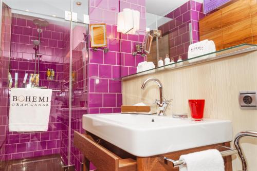 Habitación doble Vista Piscina Vista Jardin 1 Cama king del hotel Bohemia Suites and Spa - Adults Only. Foto 1