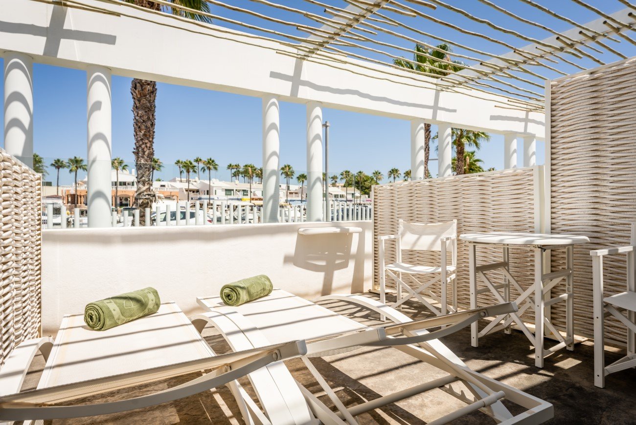 Marina Chic Room del hotel Lago Resort Menorca -Casas del Lago - Solo Adultos. Foto 1