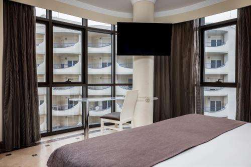 Habitación Doble Deluxe con vistas al mar del hotel Spa Cádiz Plaza
