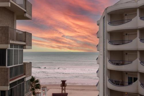 Habitación Doble Deluxe con vistas al mar del hotel Spa Cádiz Plaza. Foto 4