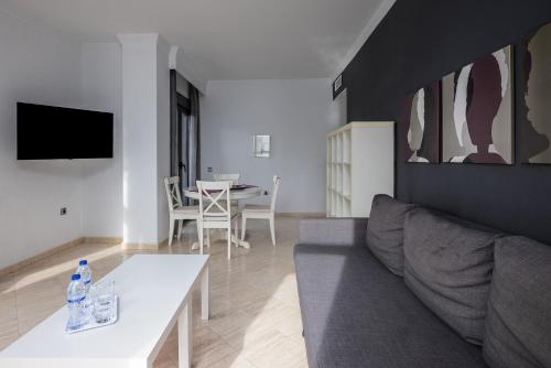 Apartamento de 1 dormitorio con vistas al mar del hotel Spa Cádiz Plaza. Foto 3
