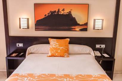 Habitación doble del hotel Spa Cádiz Plaza. Foto 3