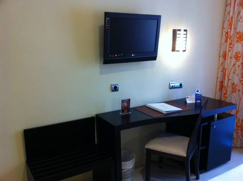 Habitación doble 2 camas del hotel Spa Cádiz Plaza. Foto 1