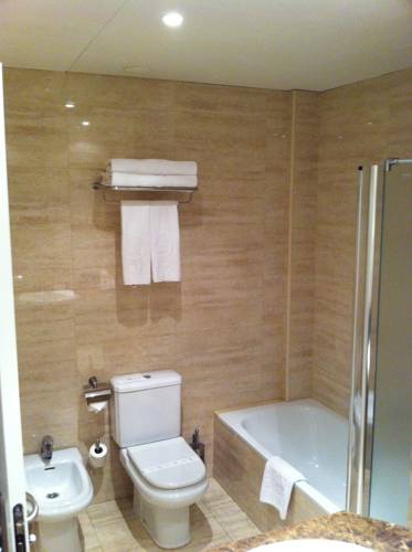 Habitación doble 2 camas del hotel Spa Cádiz Plaza. Foto 2