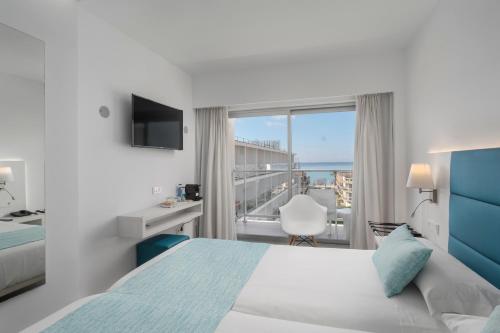Habitación Doble Superior con vistas al mar del hotel Alua Leo. Foto 2
