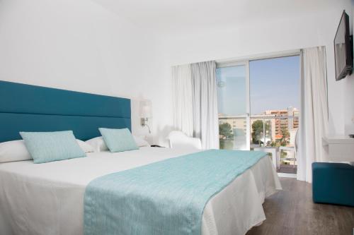 Habitación Doble con vistas a la piscina del hotel Alua Leo. Foto 3