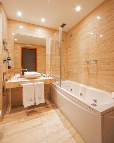 Habitación Doble - 2 camas del hotel Eurostars Roma Aeterna. Foto 3