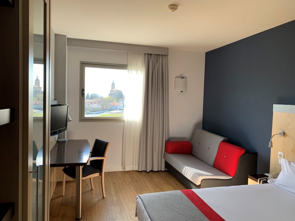Habitación estándar, 1 cama de matrimonio del hotel Holiday Inn Express Vitoria, An Ihg. Foto 11