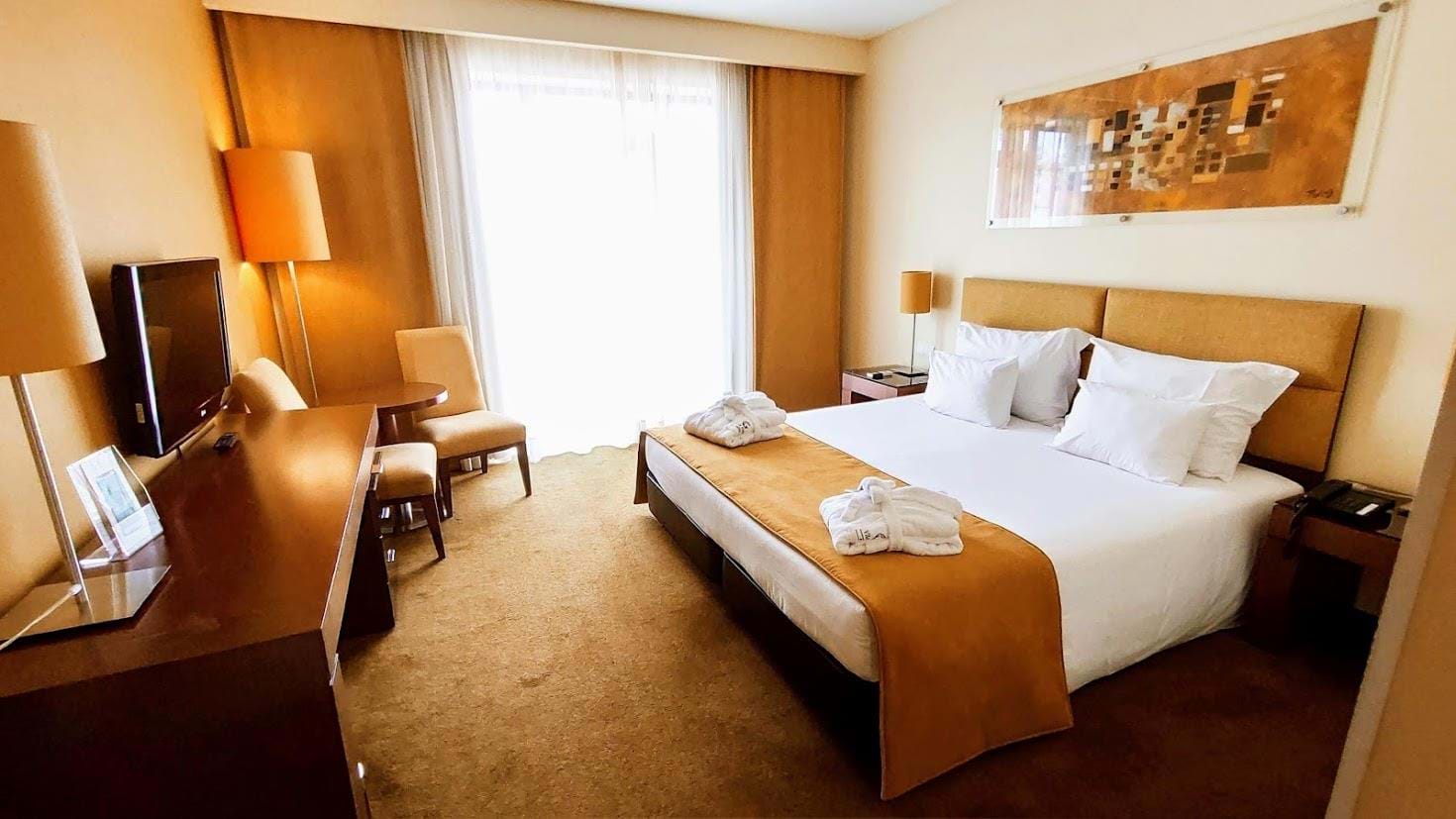 Habitación Doble Superior del hotel Vila Galé Coimbra. Foto 8