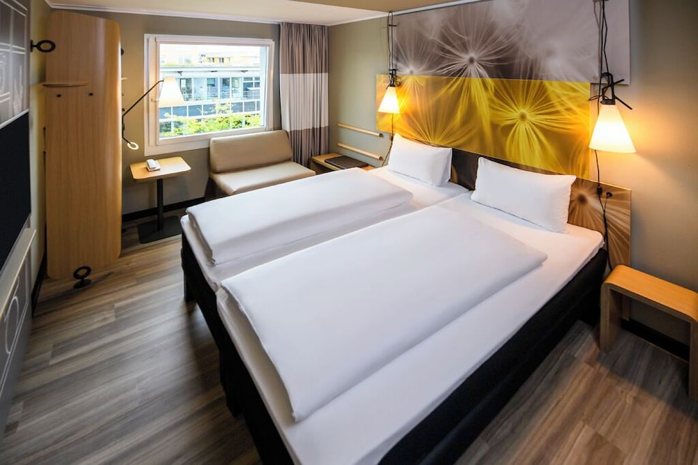 Habitación estándar, 2 camas individuales del hotel Ibis Muenchen City West. Foto 7