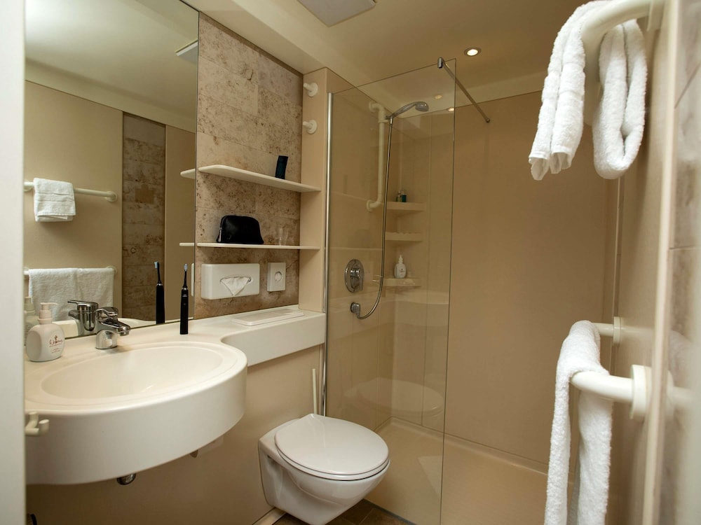 Habitación estándar doble, 2 camas individuales del hotel Ibis Berlin City Süd. Foto 3