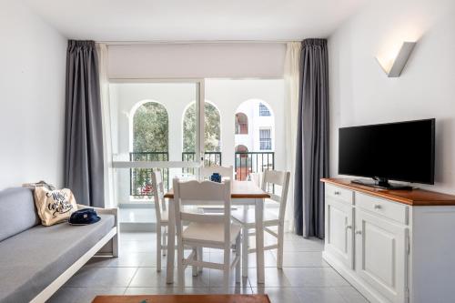 Apartamento de 1 dormitorio con vistas al mar del hotel Vibra Caleta Playa. Foto 1