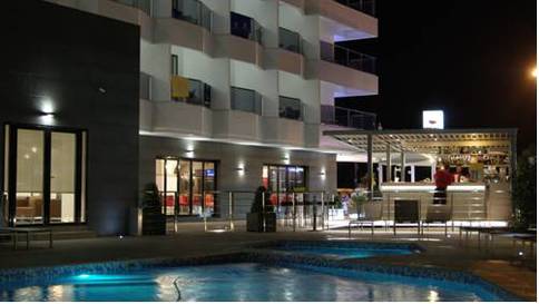 Habitación triple del hotel Boutique Rh Portocristo. Foto 1