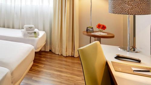 Habitación Triple del hotel Sercotel Jc1 Murcia. Foto 4