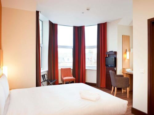 Habitación Doble del hotel Ibis Belfast Queens Quarter. Foto 2