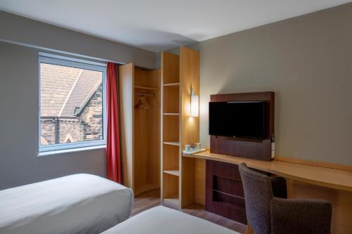 Habitación Doble - 2 camas del hotel Ibis Belfast Queens Quarter