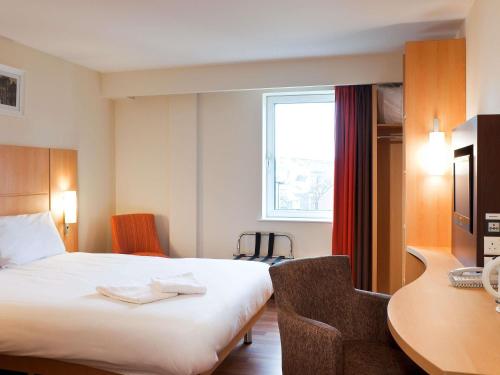 Habitación Doble del hotel Ibis Belfast Queens Quarter. Foto 9