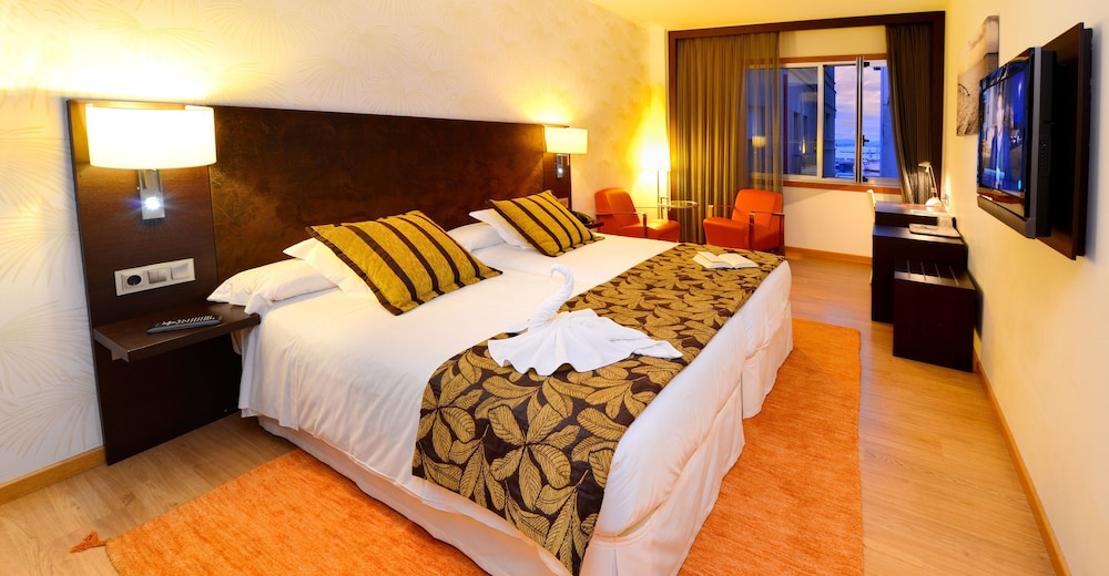 Habitación doble (with extra bed, child) del hotel Norat Marina and Spa