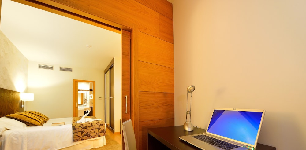 Suite del hotel Norat Marina and Spa. Foto 1