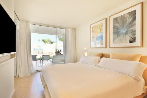 Suite con terraza y vistas al mar del hotel Joia Salomé By Iberostar -adults Only. Foto 4