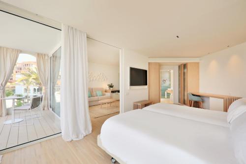 Suite Superior con vistas al mar del hotel Joia Salomé By Iberostar -adults Only. Foto 8
