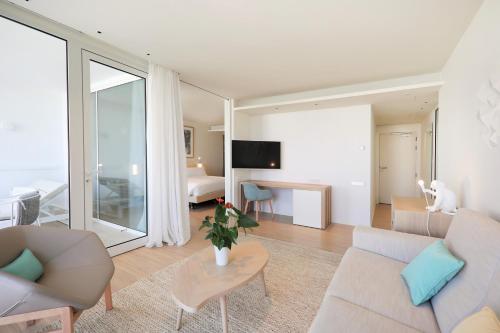 Suite con vistas al mar del hotel Joia Salomé By Iberostar -adults Only. Foto 2