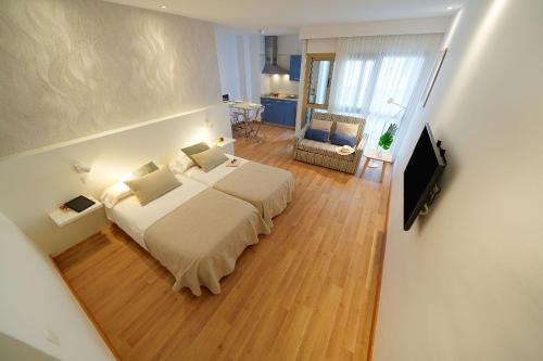 Apartamento de 1 dormitorio con vistas parciales al mar del hotel Maype Canteras. Foto 1