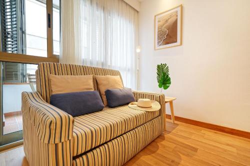 Apartamento de 1 dormitorio con vistas parciales al mar del hotel Maype Canteras. Foto 9