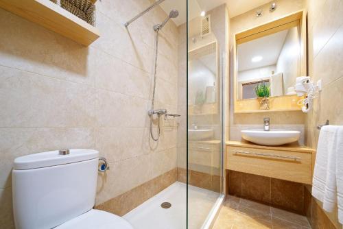 Apartamento de 1 dormitorio con vistas parciales al mar del hotel Maype Canteras. Foto 11