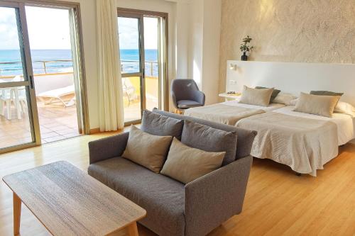 Suite con terraza y vistas al océano del hotel Maype Canteras. Foto 5