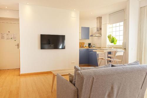 Suite con terraza y vistas al océano del hotel Maype Canteras. Foto 9