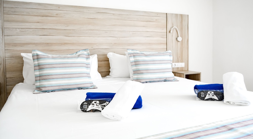 Apartamento Vista Piscina Sofá Cama incluido 2 Camas individuales kitchenette Normal del hotel Aparthotel Playa Del Sol - Adults Only. Foto 9