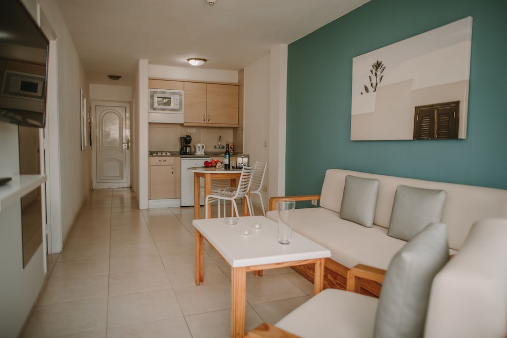 Apartamento Premier, 1 habitación, vistas a la piscina del hotel Aparthotel Playa Del Sol - Adults Only. Foto 1