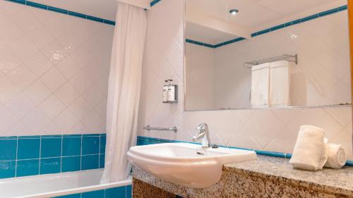 Habitación Doble del hotel Rosamar Ibiza. Foto 3