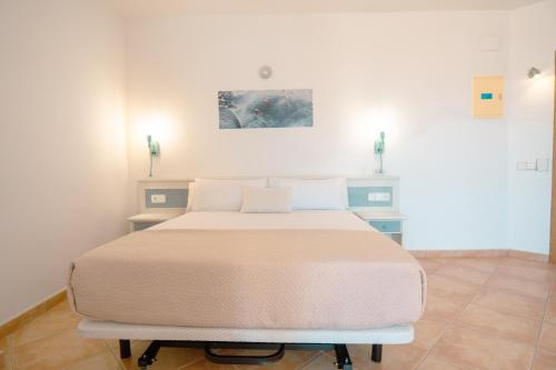 Habitación Doble Superior del hotel Rosamar Ibiza. Foto 2