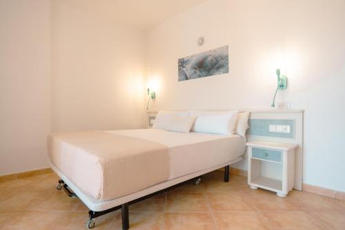 Habitación Doble Superior del hotel Rosamar Ibiza. Foto 3