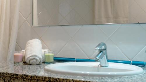 Habitación Doble Superior del hotel Rosamar Ibiza. Foto 4