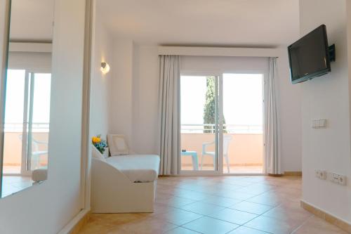 Habitación Doble Superior del hotel Rosamar Ibiza. Foto 6
