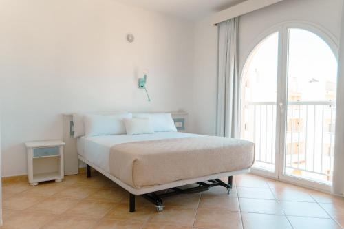 Estudio con terraza del hotel Rosamar Ibiza. Foto 3